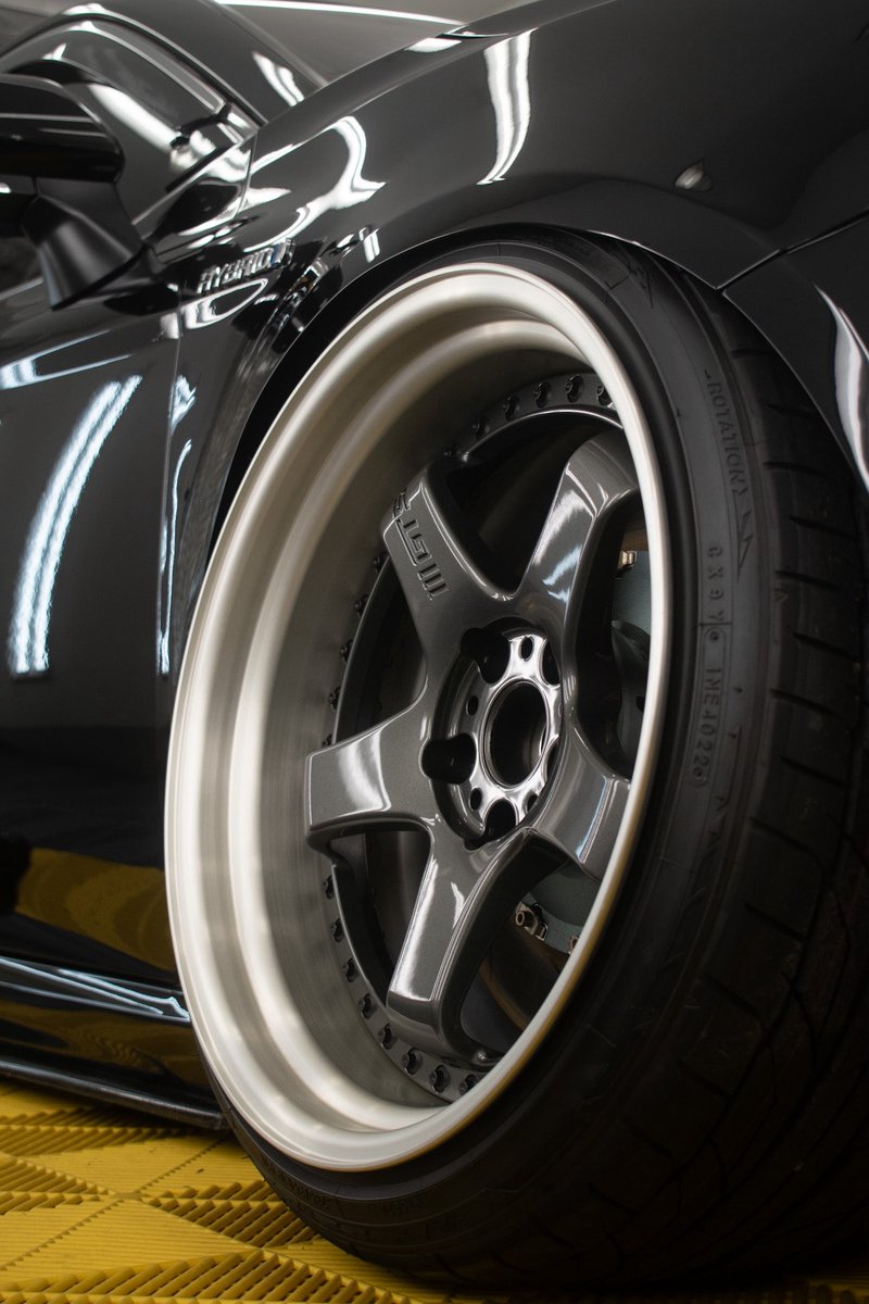 DiviD_jp's tweet image. 今年もWekfestが近づいてきました。
過去に出場された車両も何台か磨きとコーティングを担当させていただきましたが、
今年出場予定のお車もすでにご予約いただいています。

展示前のボディメンテナンスもお気軽にご相談ください。
#wekfest
#wekfest2026
#ReVALE #DiviD