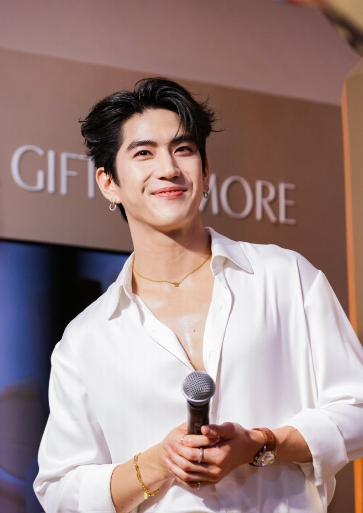 ภาพบรรยากาศกิจกรรมสุดพิเศษจาก Estee Lauder x Sea Tawinan ✨ที่คุณซี ทวินันท์ มาร่วมสร้างสีสัน เติมความเอ็กซ์คลูซีฟ  และมอบโมเมนต์ใกล้ชิดสุดประทับใจให้แฟน ๆ        ภายในงานวันนี้ที่ centralwOrld
#centralwOrld
#DoubleWear #EsteeLauderxSeaTawinan #EsteeLauderThailand