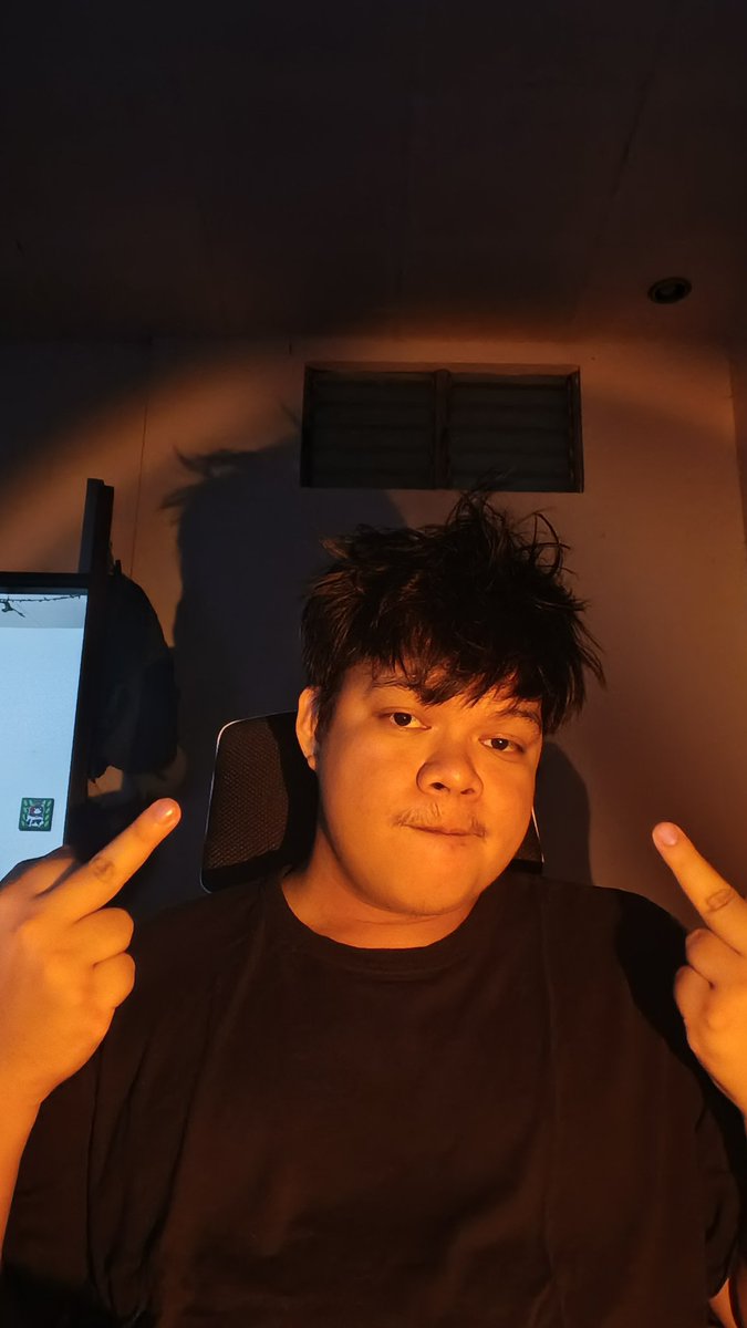 I got me a tiny wittle table light