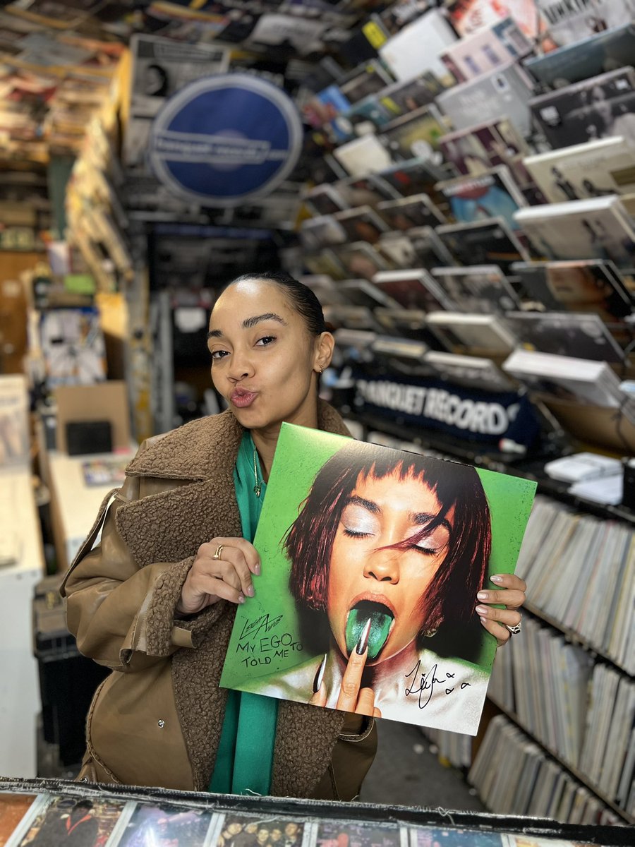 hourly_lmx's tweet photo. 🚨ALL MEMBERS OF LITTLE MIX HAVE HAD THEIR SOLO DEBUT ALBUM PEAK AT #1 ON ITUNES IN THE UK https://t.co/f8yBXZiQ4O