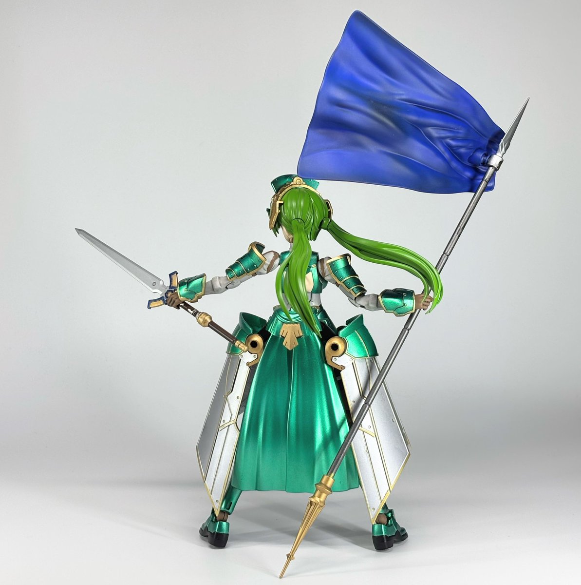 heibei333's tweet photo. 【ティア＝アルセース】

森林を警備するシスター。
自作の旗に集った騎士達を率い、
今日も森をパトロールする。

#第3回30MS選抜オーディション https://t.co/45ApvepiYe