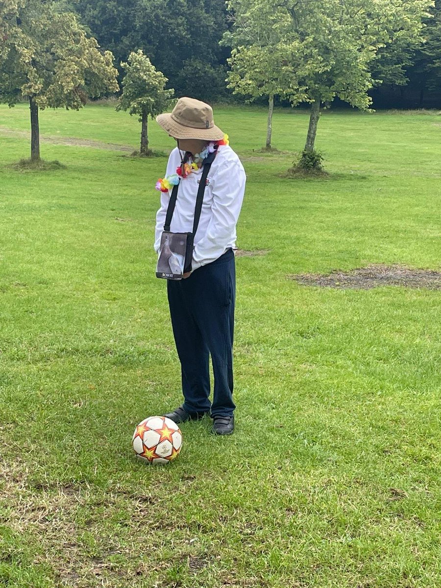 Lorrain06924262's tweet photo. ##AlphabetChallenge ##WeekGforGames Not sure Robert is in the mood for kicking that football!🤣🤣 https://t.co/nKPxOf6Zm3