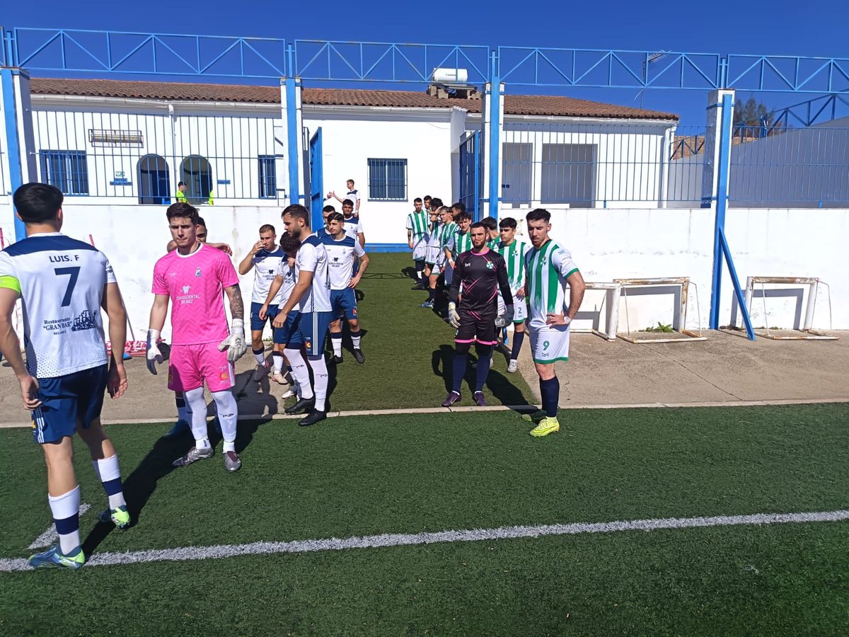 👎 FINAL | @rvobelmezano 2-1 <a href="/cordoba_cfsad/">Córdoba CF SAD</a> 

Un penalti al final del partido nos priva de poder sumar en nuestra visita a Belmez. Gran esfuerzo de nuestros chicos tras jugar toda la segunda parte con uno menos.

⚽️ Diego Torres 

#BelmezanoCCFSAD #LaHistoriaContinúa