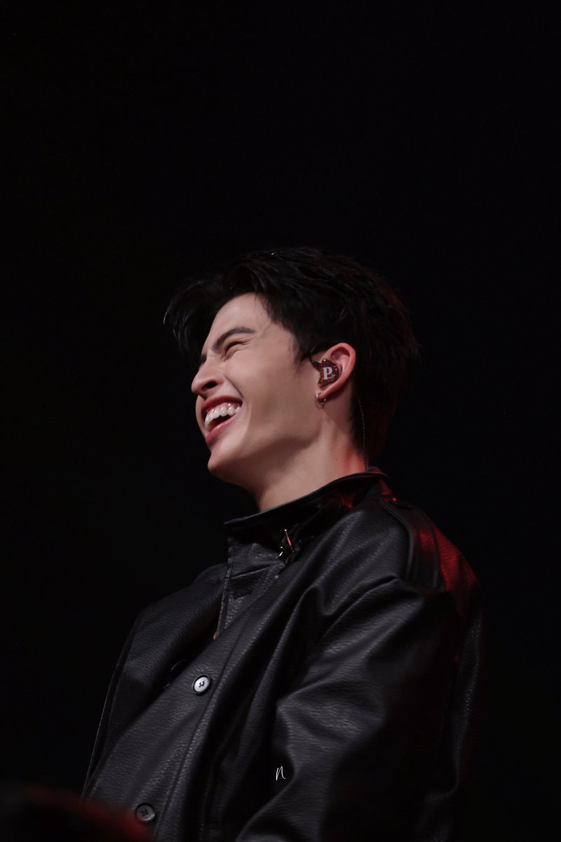 🤣🤣🤣🤣

PONDPHUWIN JP FANFEST26
#GMMTVFANFEST2026JP
#ppnaravit