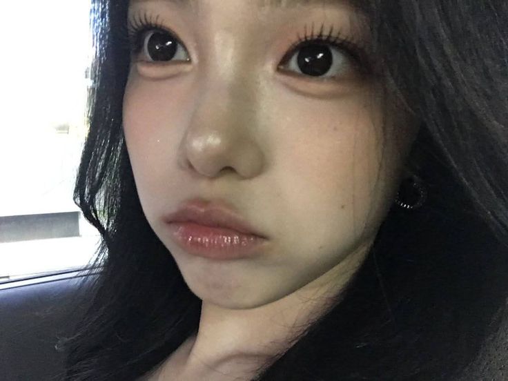 Jeongiak's tweet photo. zoom in! let me show hatchu every delicate detail of my makeup. i adore this look because it doesn’t transform me too much; it simply enhances what’s already mine. it feels 𝖾͟𝖿͟𝖿͟𝗈͟𝗋͟𝗍͟𝗅͟𝖾͟𝗌͟𝗌͟𝗅͟𝗒͟ 𝗇͟𝖺͟𝗍͟𝗎͟𝗋͟���͟𝗅, yet it boosts my confidence endlessly. 💋 https://t.co/m4DHJG4J6z