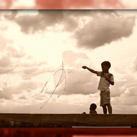 *Τα όνειρά μου ,είναι όλο περιστέρια,
χαρταετούς κ πολύχρωμα  μπαλόνια*
Έτσι αρχίζει η έκθεση του μικρού Αλβάν,
ήρωα  του Πέρση Φαριάντ στο βιβλίο,
*Όνειρα με χαρταετούς κ περιστέρια!!*
Καλή  συνέχεια  σε όλους!!🪁