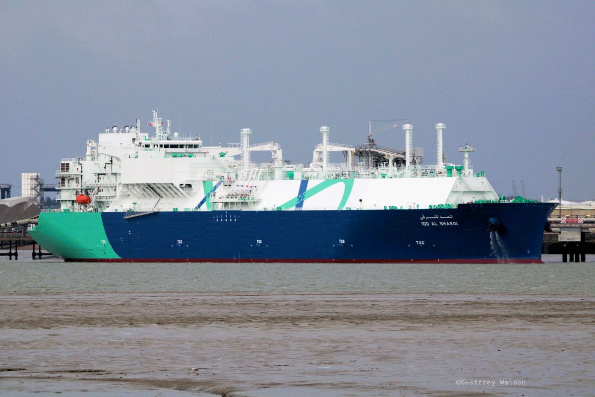 GeoffreyWatson2's tweet photo. Unusual vessel at No 8 Isle of Grain today the "Idd Al Shargi" was only completed last December.
This one built in China as their technology of LNG vessels is getting on par with that of Korea.
115,513GT.
#peelports #isleofgrain #lng #medway #china https://t.co/mQtROUZoP9