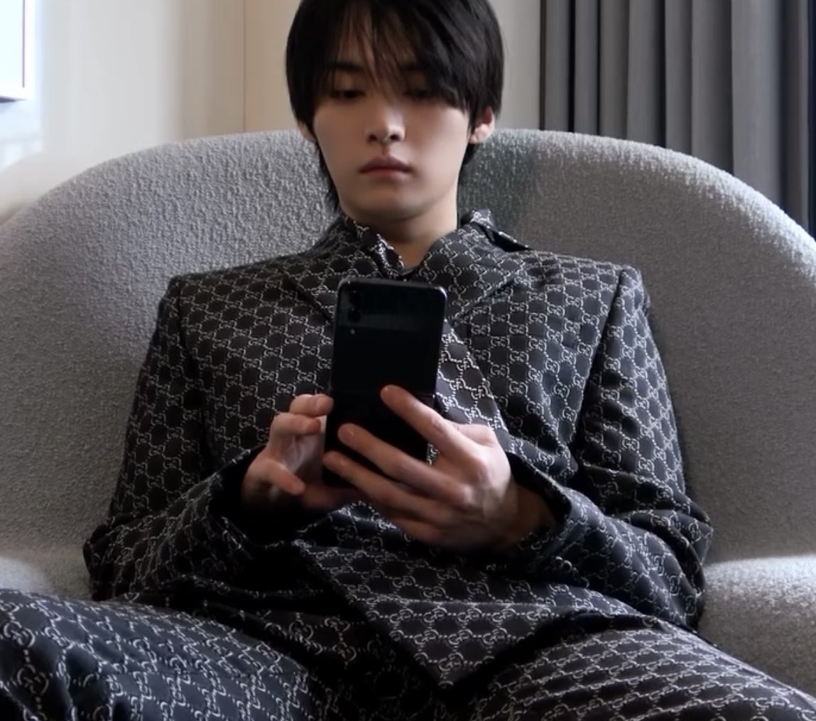 LEE KNOW HUMAN GUCCI
#LeeKnowXGucciMFW
#GucciFW26