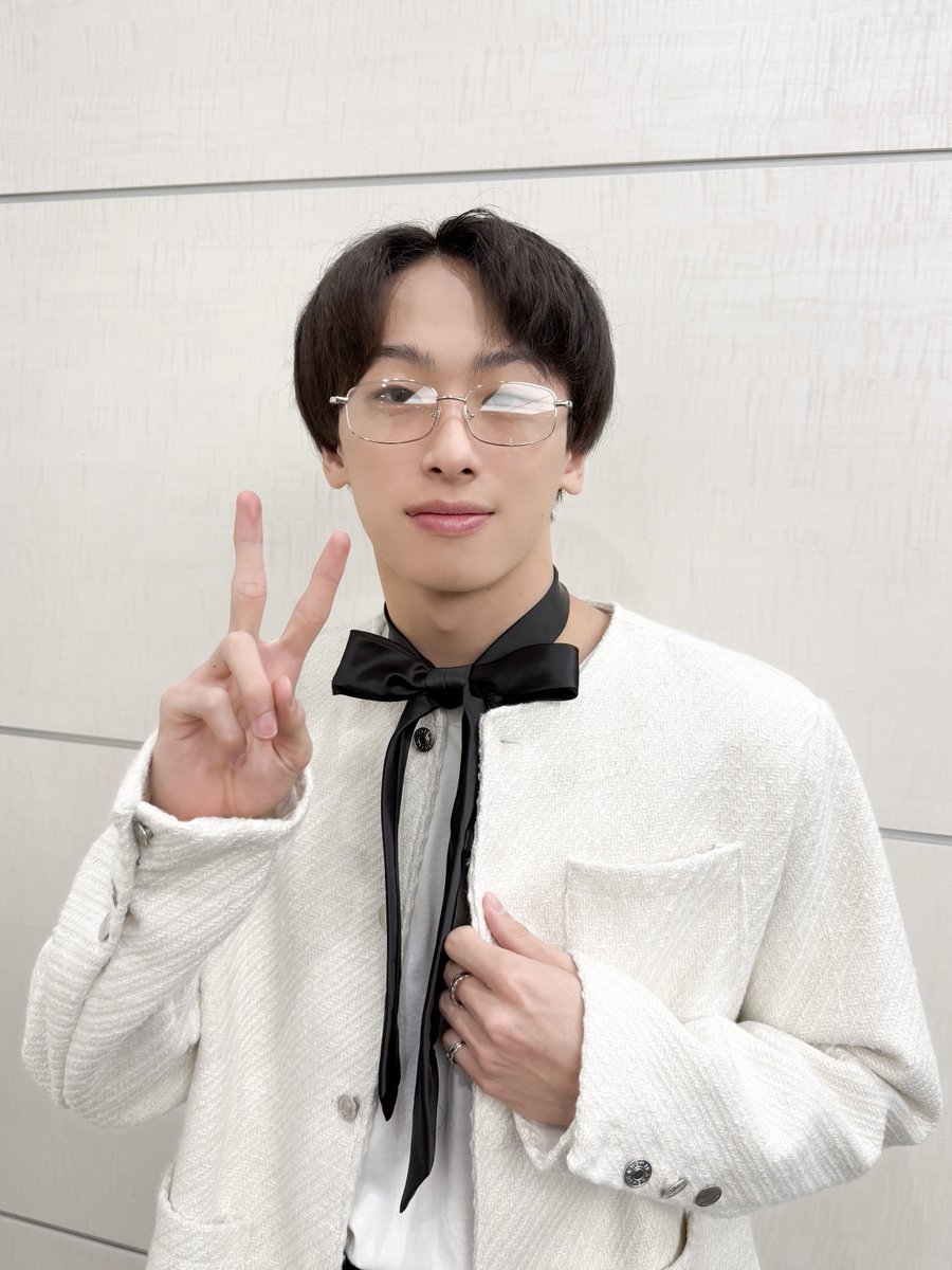 1st写真集『TOY BOX』発売記念 オンラインサイン会終了いたしました