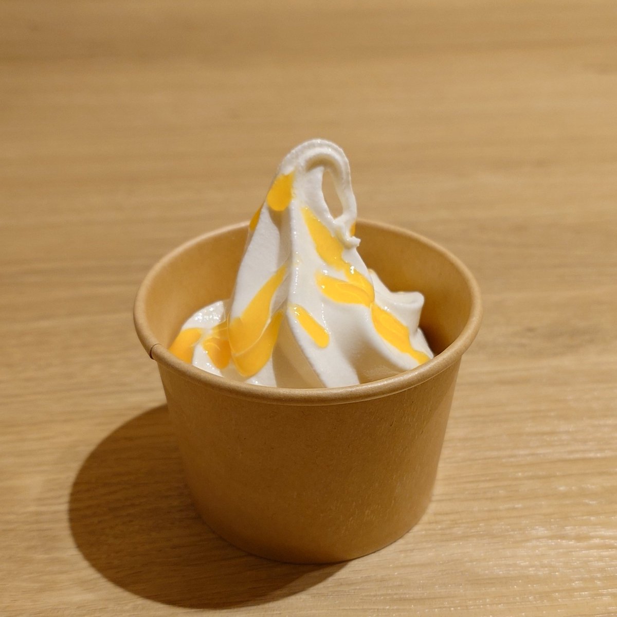 愛媛県産せとかソースのせソフトクリーム🍦