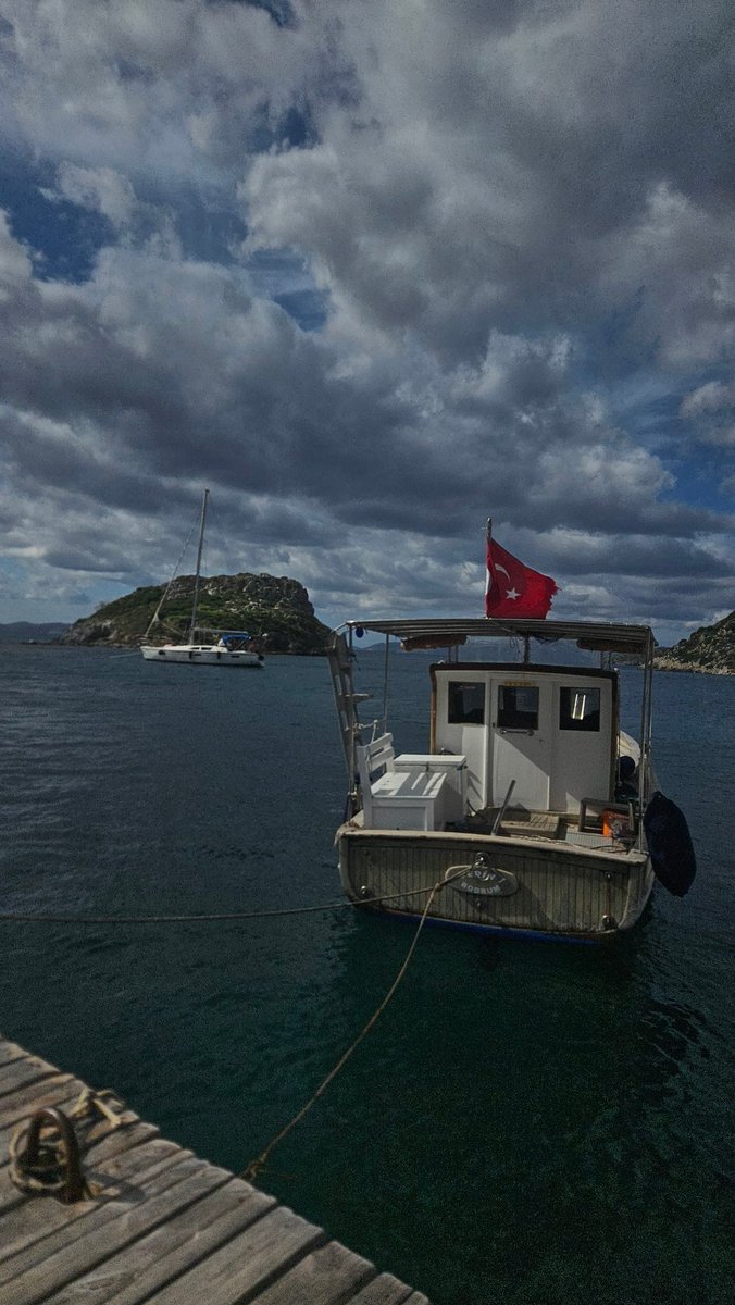 ebrunellanella's tweet image. 🌸"Ne senden rüku' ne benden kıyâm Selâmün aleyküm aleyküm selâm..."
#Fuzuli #pazar Tünaydın