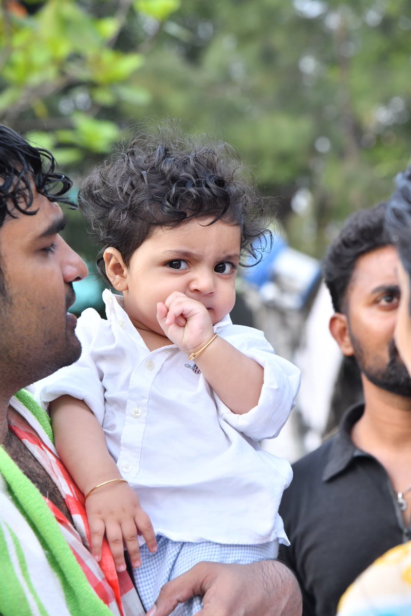 Special moment ☺️

Hanu Gadu first time on sets ❤️

#ChennaiLovestory