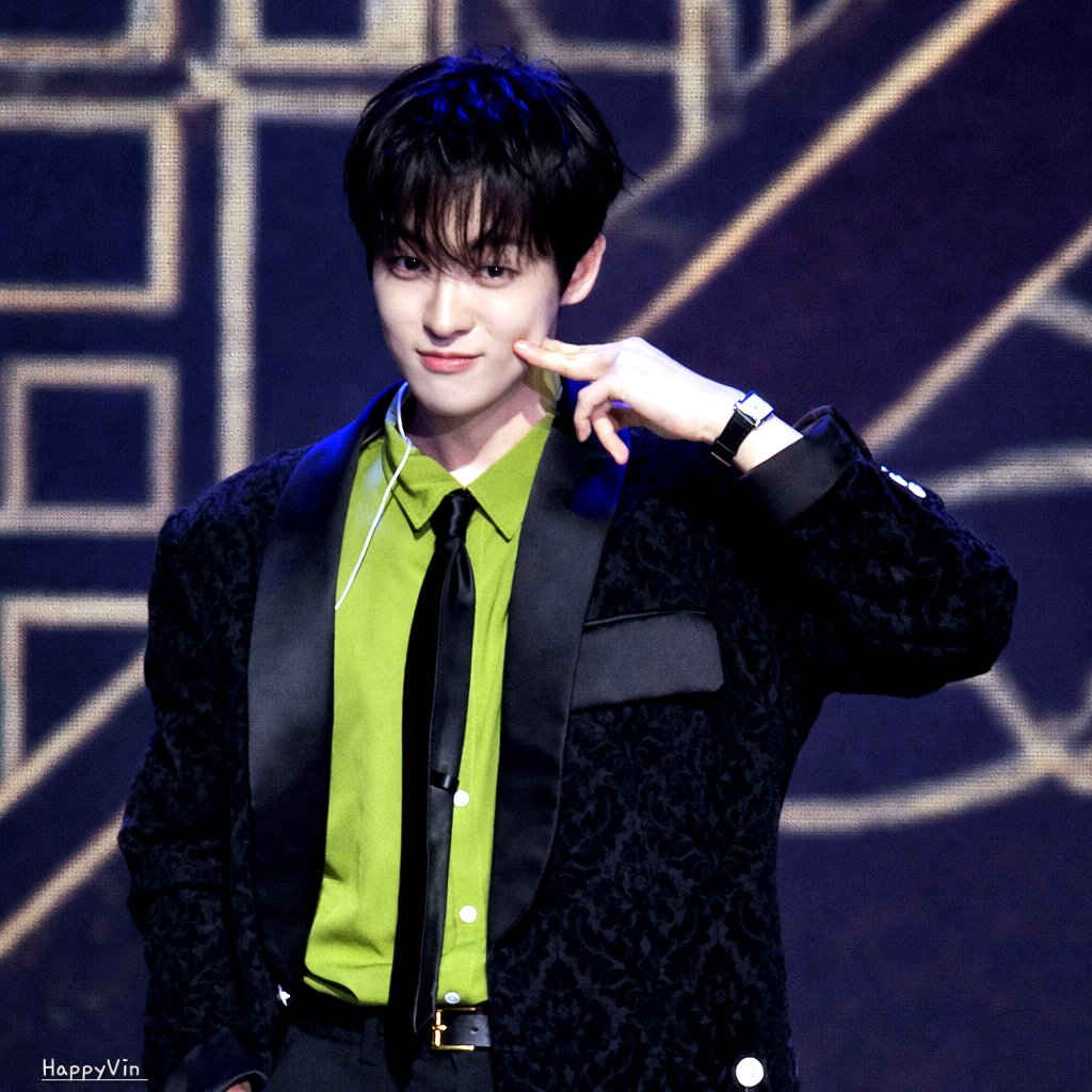 어느새 입덕 700일이라니이......🥲
말도많고 탈도많고 사고도 많았던?ㅋㅋ
나의 덕질이 벌써 700일이네요💙
그래서 해보는 소소하게 짜근 RT이벵💕
요사진으로 제작한 아크릴액자를 한분께 보내드릴게요 발표는 찐700일인 돌아오는 수요일에 하겠슴미댜 많관부...🙇‍♂️