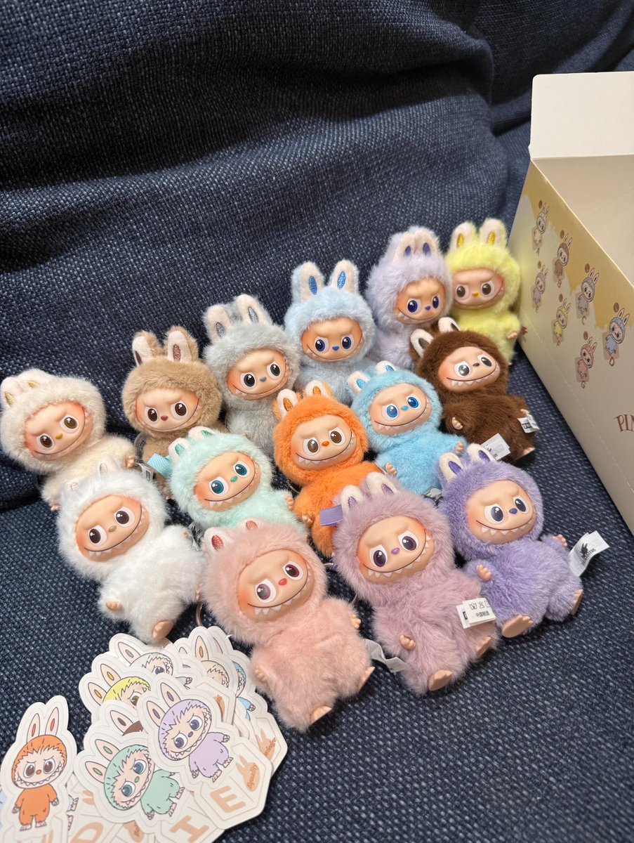 gal_10v's tweet photo. 今更もう要らないかな？
まだまだあります🎁

ラブブ抽選でプレゼントしたいです🥰

送料も無料です✨

もう持ってる人多いですよね💕
持ってない人優先にします💦

8名様🥰

フォロー
リポスト
いいね
好きな色をコメント

上記で完了です✅

2月26日に締め切ります✨ https://t.co/AaZ1w8kr21