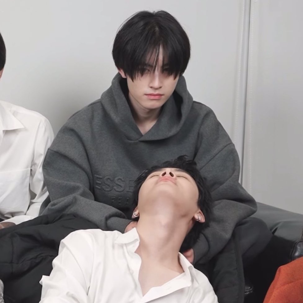 ง่า แมวน้วยมาก อยู่ข้างน้องแล้วเปลี่ยนสถานะเป็นของเหลว