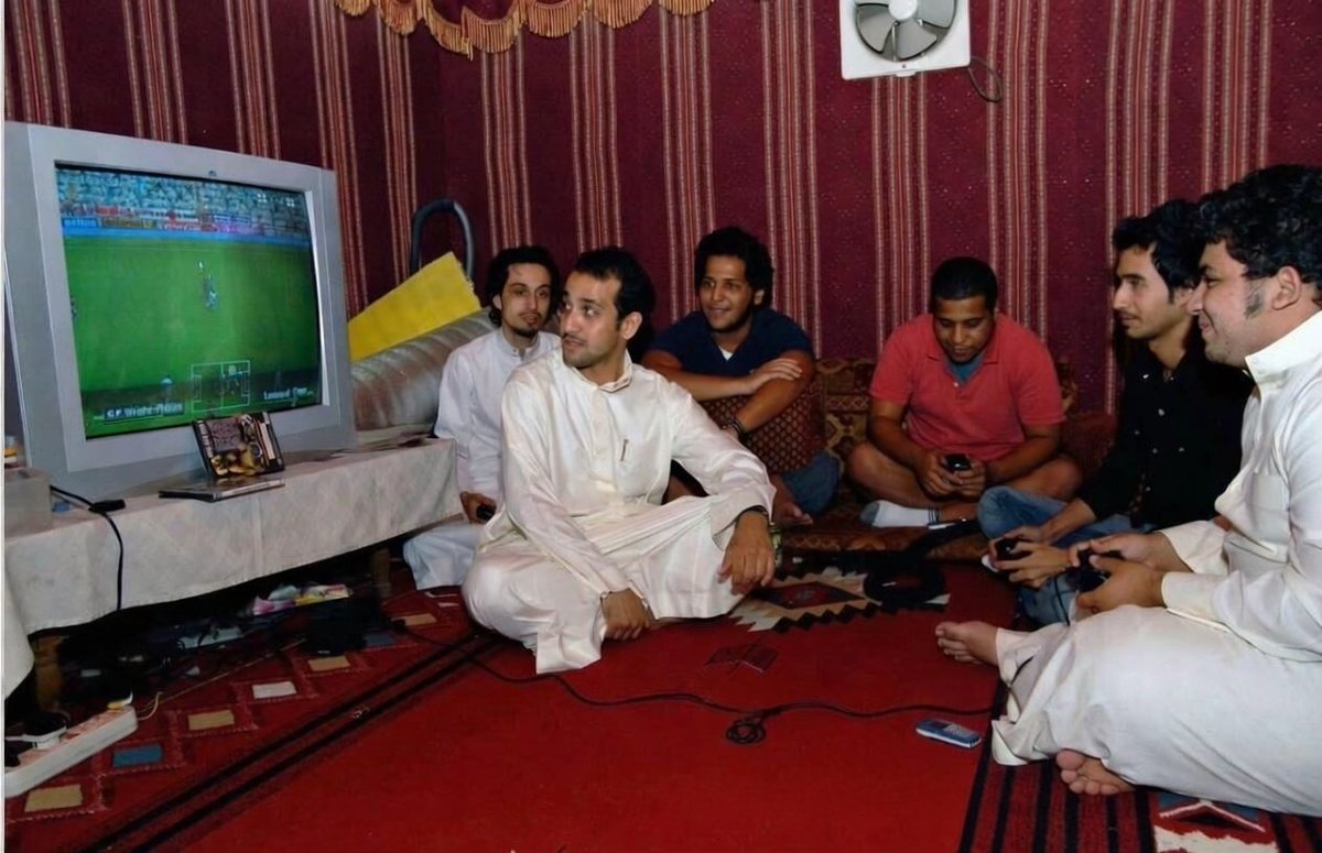 #عاشق_الماضي tweet media