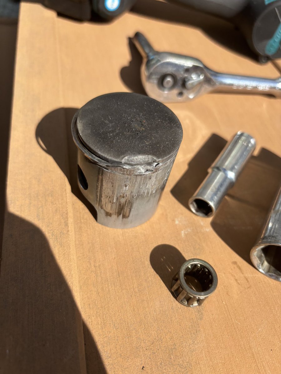 ピストン棚落ちしました😸