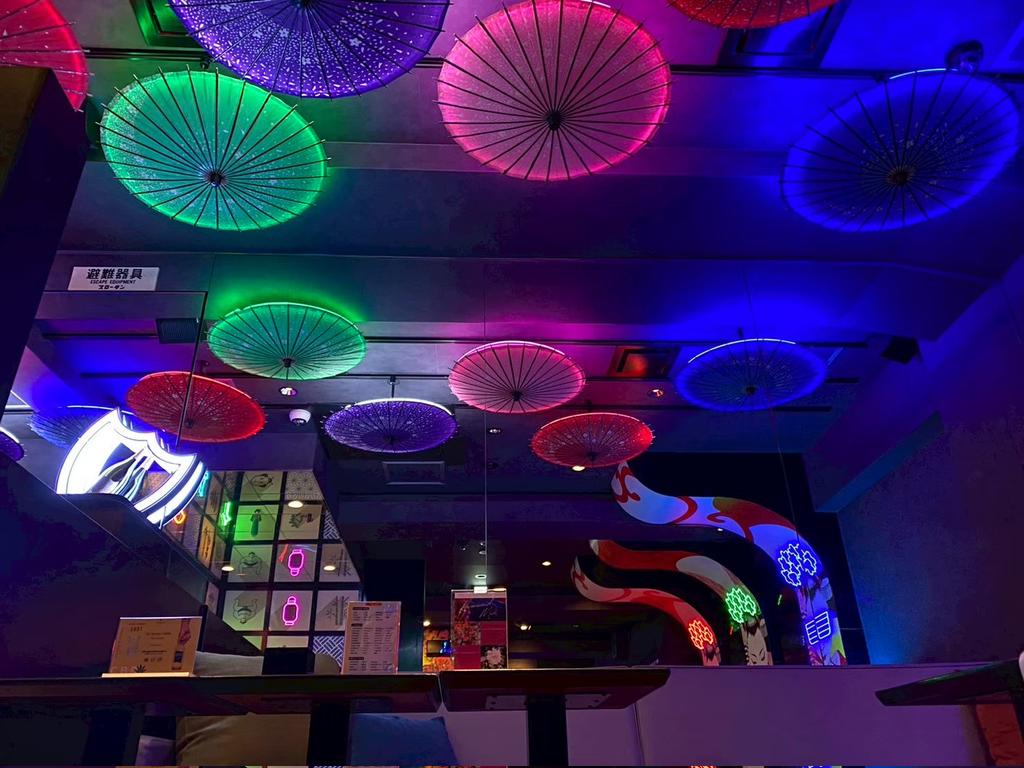 オープンしました！

日曜日ですが朝までやってまーす‼️
五反田に住んでる方も、そうでない方も、
ご来店のチャンスです‼️

今日も元気いっぱいの
スタッフ達でお待ちしてます❤️‍🔥

本日の出勤
やまい20:00〜
めぐ21:00〜
ひかる21:00〜
えん21:00〜！
 #五反田  #カラオケバー #シーシャ