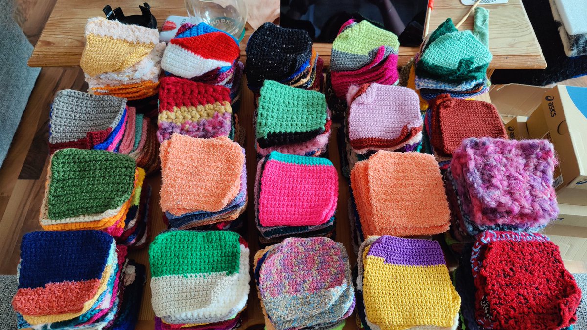 Häkelhexe tweet media