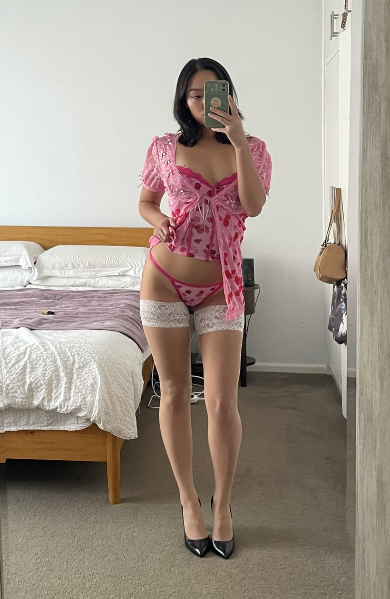 goddess_suki's tweet photo. forever out of your league 💋 https://t.co/ez1y1GqcLy