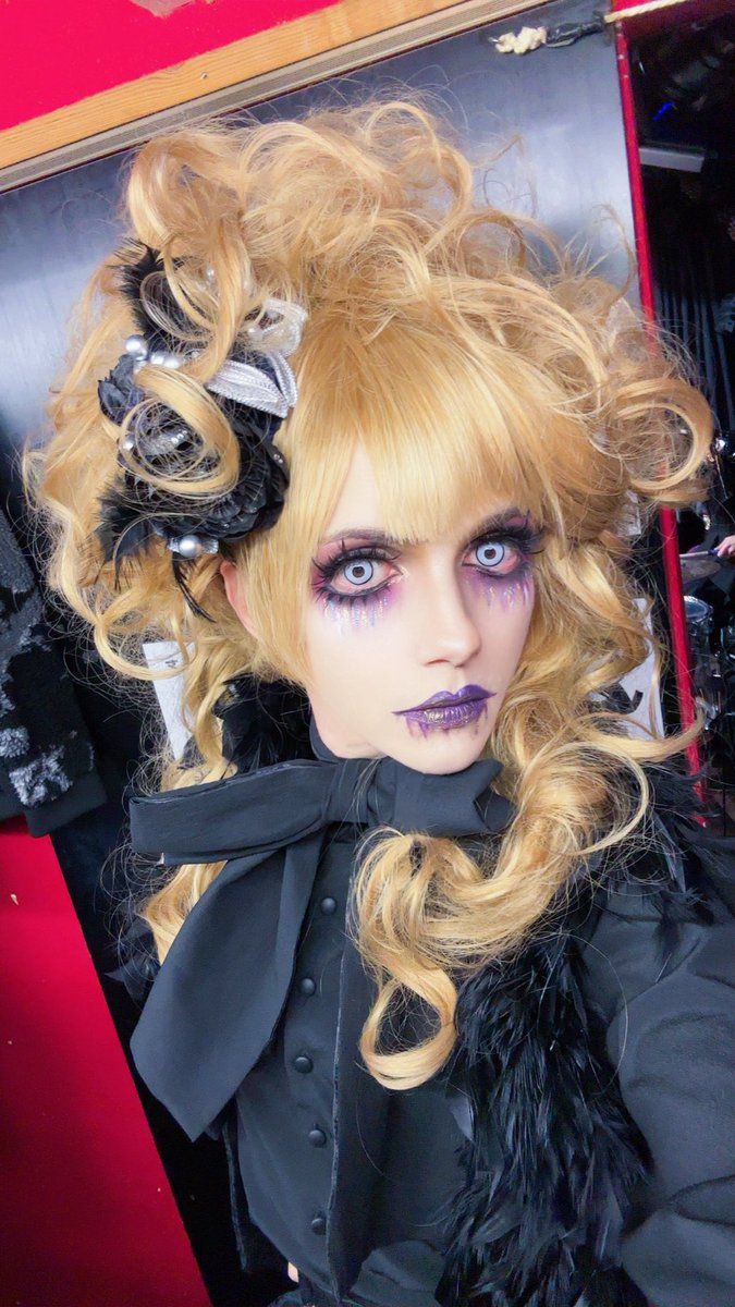 vo_chaos's tweet photo. 「colorless bouquet」でした！
いつも以上にメンバーがワイワイしていてあっという間のロングステージだったね✨
そしてMM9と一緒にGRAVITYを歌わせていただきました。最初めちゃくちゃ緊張してたけど2回もやる機会があって楽しかったね🙈 https://t.co/XA2GKDS0p1
