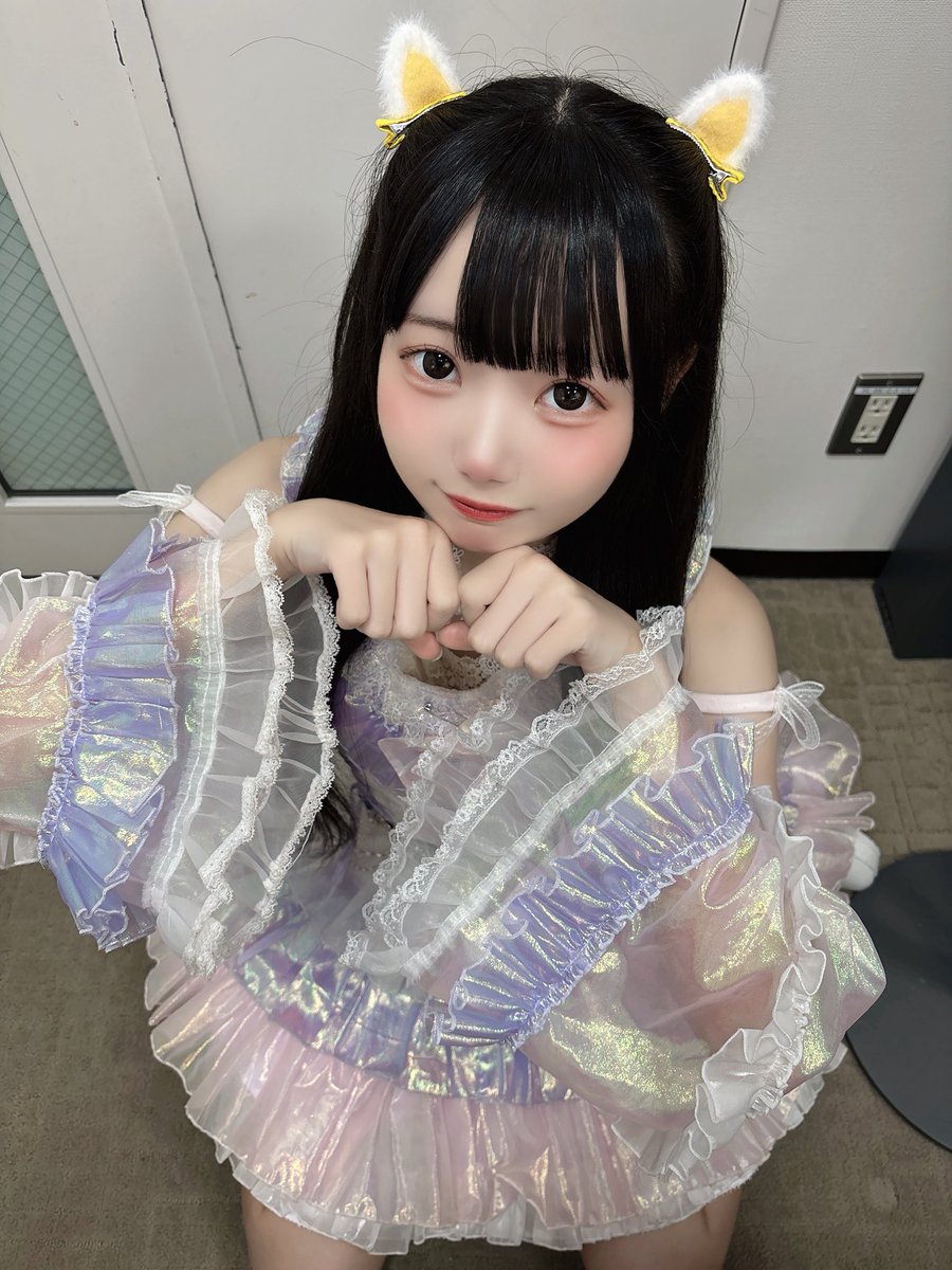 よそ見なんて許さないにゃん^>𐋣<^💘