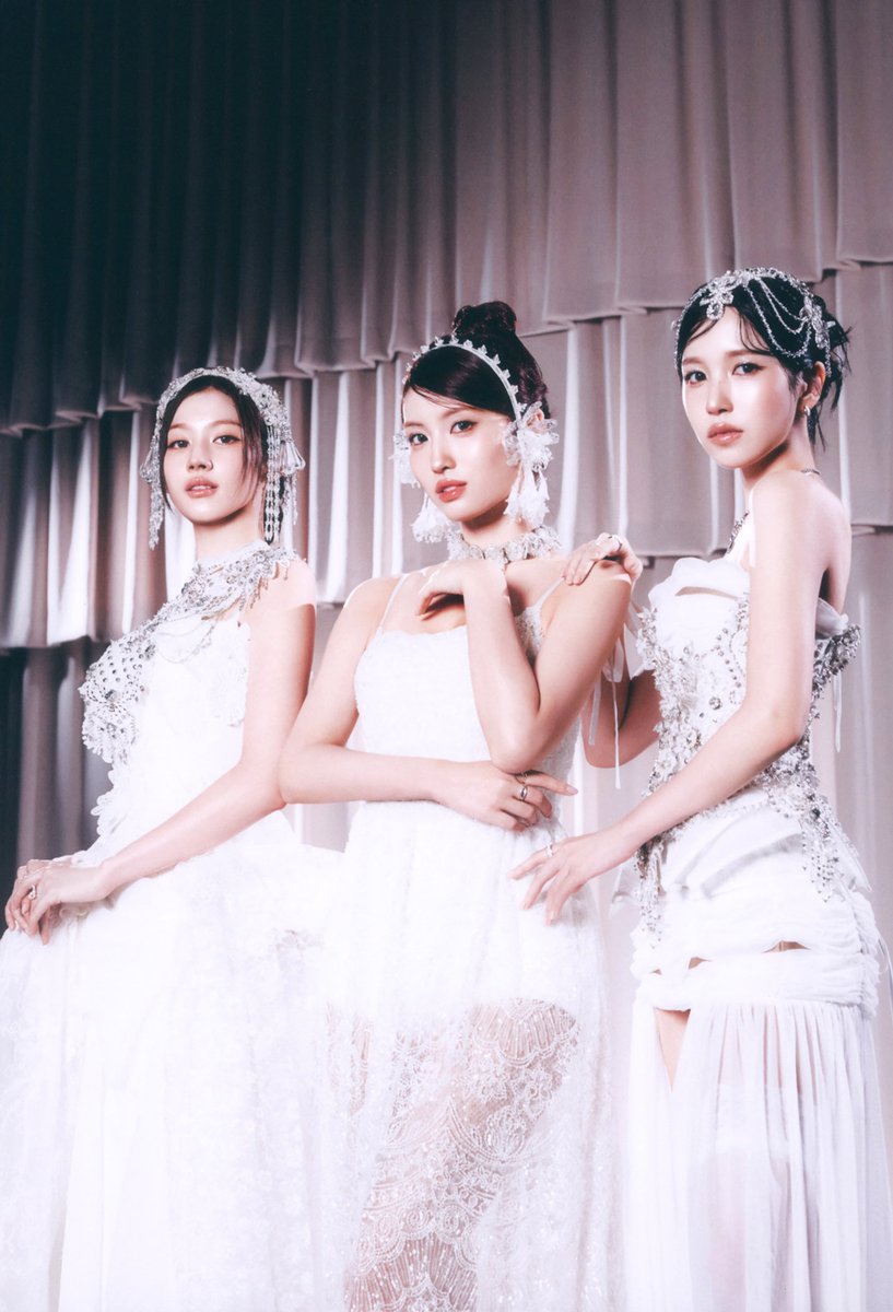 SCAN] MISAMO JAPAN 1st Album 