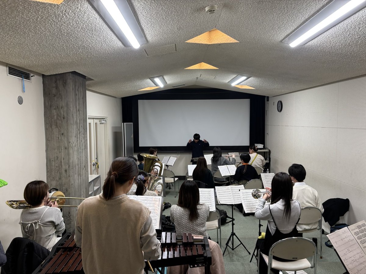 idea_wind's tweet photo. こんばんは！IDEA Wind Orchestraです🥁

昨日は練習日！久々の合奏でたくさんの団員が集まりました🙌🏻次の本番に向けての練習を行いました🍻カロリー高い曲が多くてTp担当の中の人はバテバテ…😇

見学の方も来てくださりその場で入団決定🎺㊗️
IDEAももっと賑やかになりそうです🎶

 #岡山
 #吹奏楽 https://t.co/8ZNXkQ9o6Q