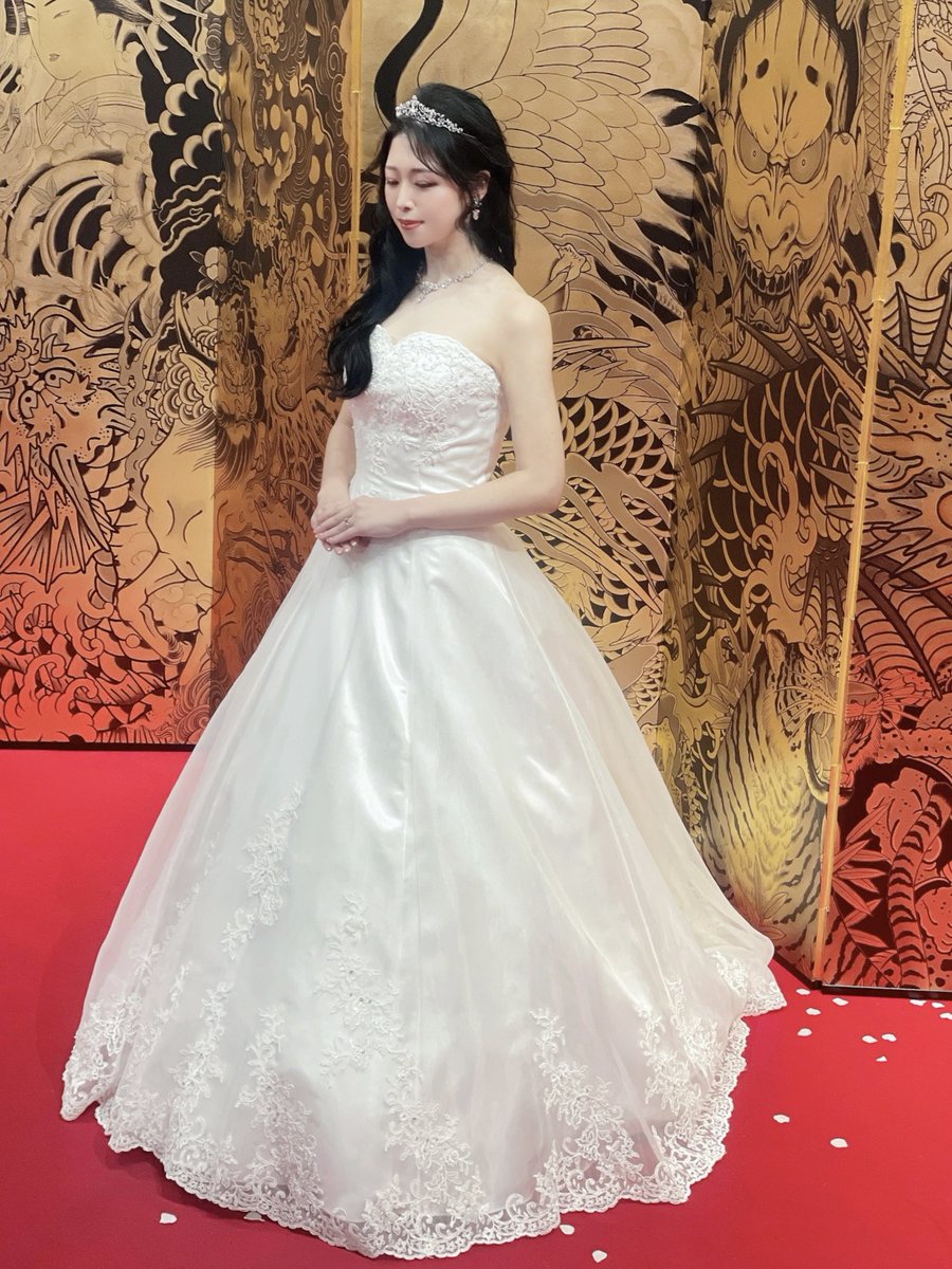 龍が如く冠婚葬祭展のスペシャルパッケージにてソンヒさまと挙式をいたしました 参列者の皆様、当日会場でフラワーシャワーしていただいた方々、本当に本当にありがとうございまし
わたしがソンヒさまを幸せに…………します！！！！！！！！！！