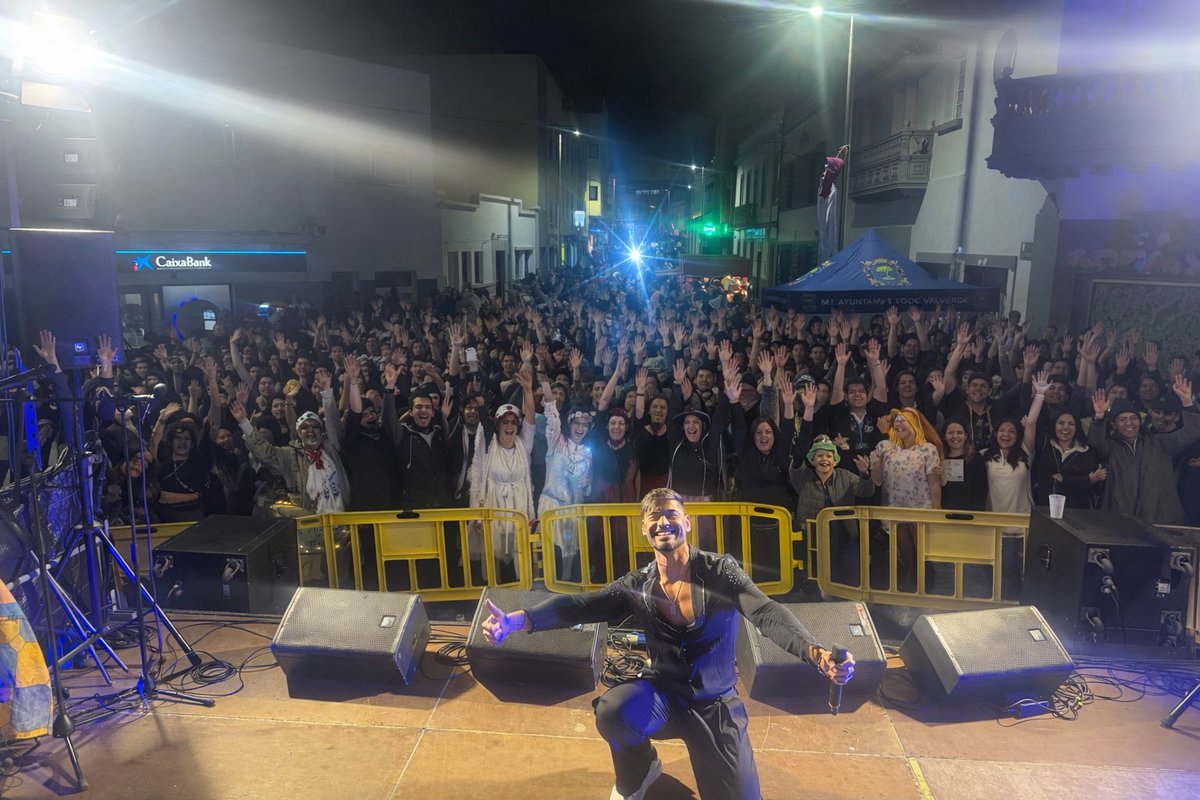 Se acabó lo bueno
Gracias por estos cuatro días inolvidables en la isla de El Hierro, en Valverde. Me lo he pasado genial 
He tenido el honor de ser jurado en la Gala de la Reina y anoche viví una actuación espectacular en el Carnaval de Valverde.
#ElHierro #Valverde #Carnaval