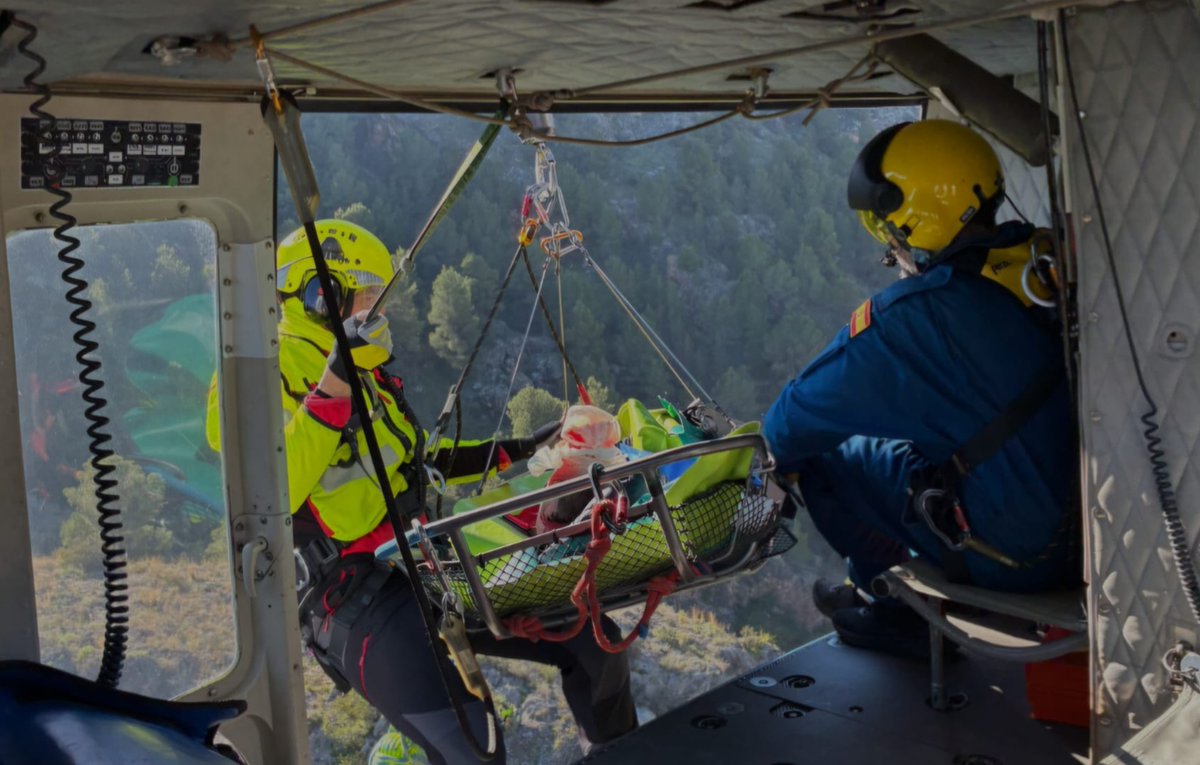 Servicios de emergencias han atendido a un senderista accidentado en la Sierra de Carrascoy - El Valle, #Murcia.
🚒<a href="/BomberosMurcia/">Bomberos Murcia</a>
🚑#061Murcia
🚁<a href="/dgsce_RM/">Seguridad Ciudadana y Emergencias Región de Murcia</a>
📸Imagen facilitada por CEIS
➡️noticias.112rmurcia.es/?p=15201