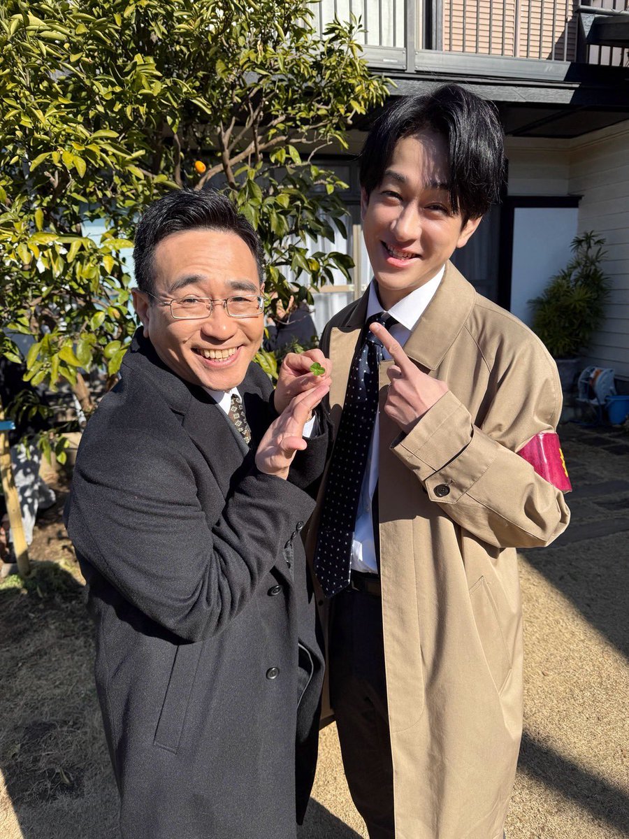 🥼第6話 TVerにて見逃し配信中🍳
〔#元科捜研の主婦〕

📸︴オフショット

カメラセッティング中に、
四つ葉のクローバーを見つけた太田(#八嶋智人)☘️
道彦(#横山裕)も一緒にオフショットいただきました📸

❯❯ 【第7話】2月27日金曜よる9時放送🌟