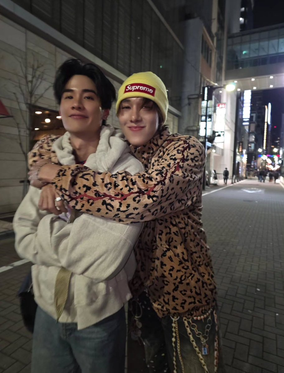 isknnu's tweet image. สกายกับนานิอยู่กับพี่เตคือได้คนละมู้ดมาก คนนึงอ้อน คนนึงซนหนัก น่ารักมากกกกก