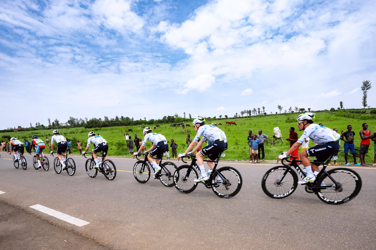 visitrwanda_now's tweet photo. Rwanda’s roads come alive as @tour_du_Rwanda 2026 begins. 🇷🇼🚵

The opening stage takes riders on a 173.6 km journey from Rukomo in @GicumbiDistrict to @RwamaganaDistr, showcasing Rwanda’s landscapes through world-class cycling.

📺 Watch live: https://t.co/W41XgSrMTf

#TdRwanda2026 #VisitRwanda