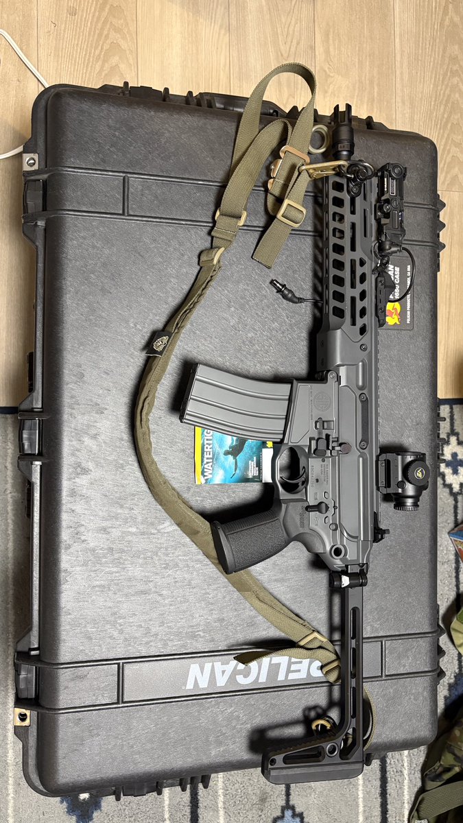 デカァァァいッ！！！
このペリカン会社にあるオートコリメータ入れるサイズと一緒なのよ…