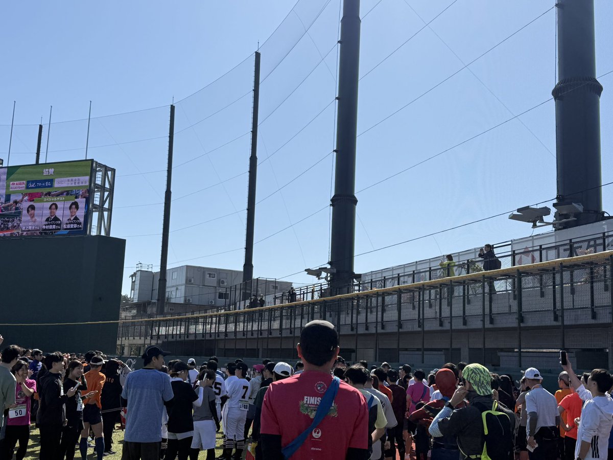Ryo1_info's tweet photo. ジャイアンツタウンスタジアムの3時間ソロマラソン参加しました。
久しぶりに走ったので、筋肉痛がすごい…

ただ、普段は入れないスタジアム内を女子プロ野球選手と走ったり、巨人の選手が使ってるロッカールームに入れる貴重な経験ができました。

#マラソン #ジャイアンツタウンスタジアム #巨人 https://t.co/GOtl1h5zhK