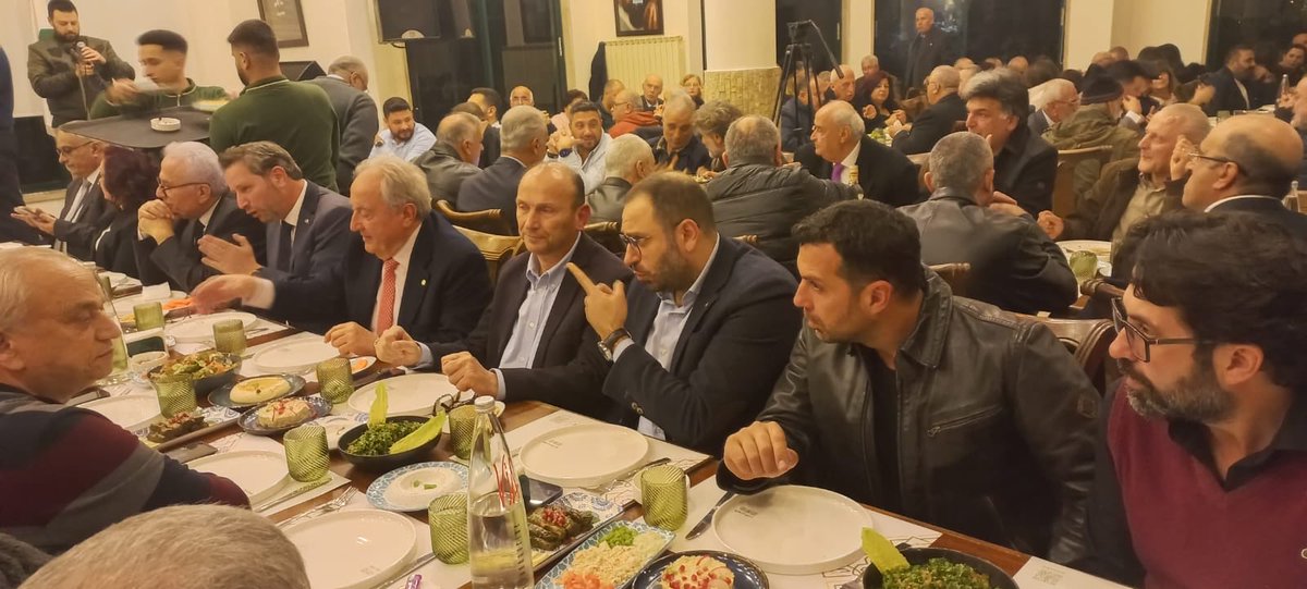 Arzfadous1's tweet photo. خلال لقاء «الاصدقاء والاحبة».
الدكتور نبيل حكيٌم شدد على ضرورة استكمال حصر السلاح في كل لبنان وبناء الدولة الحرة، السيّدة، والمستقلة، ومحاسبة الفاسدين.
#batroun
#kataeb
@DrNabil_Hokayem https://t.co/B9NDrONHDP