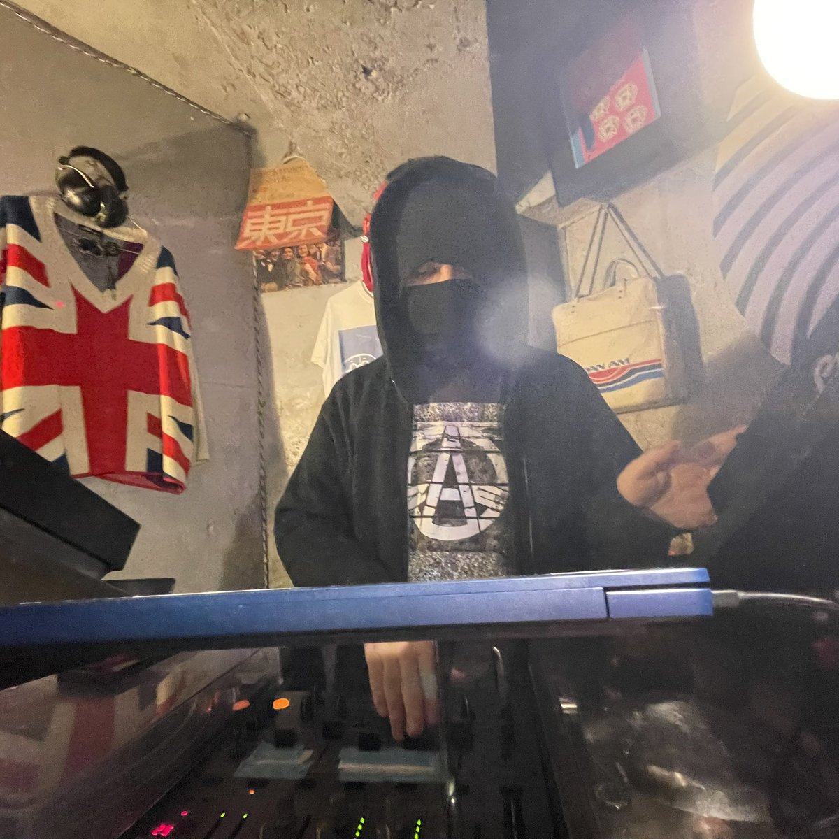 DJ RAVEMAさん
バリバリアシッドなトリップ感あるレイヴ！！

I AM ELECTRO