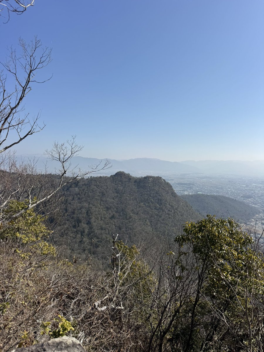 mogeringo's tweet photo. 滋賀県の太郎坊山へ😃
山肌に御堂やら建てられたすごい山で、
そのまま山に登り縦走してきました🙌 https://t.co/22cvFDXqjR