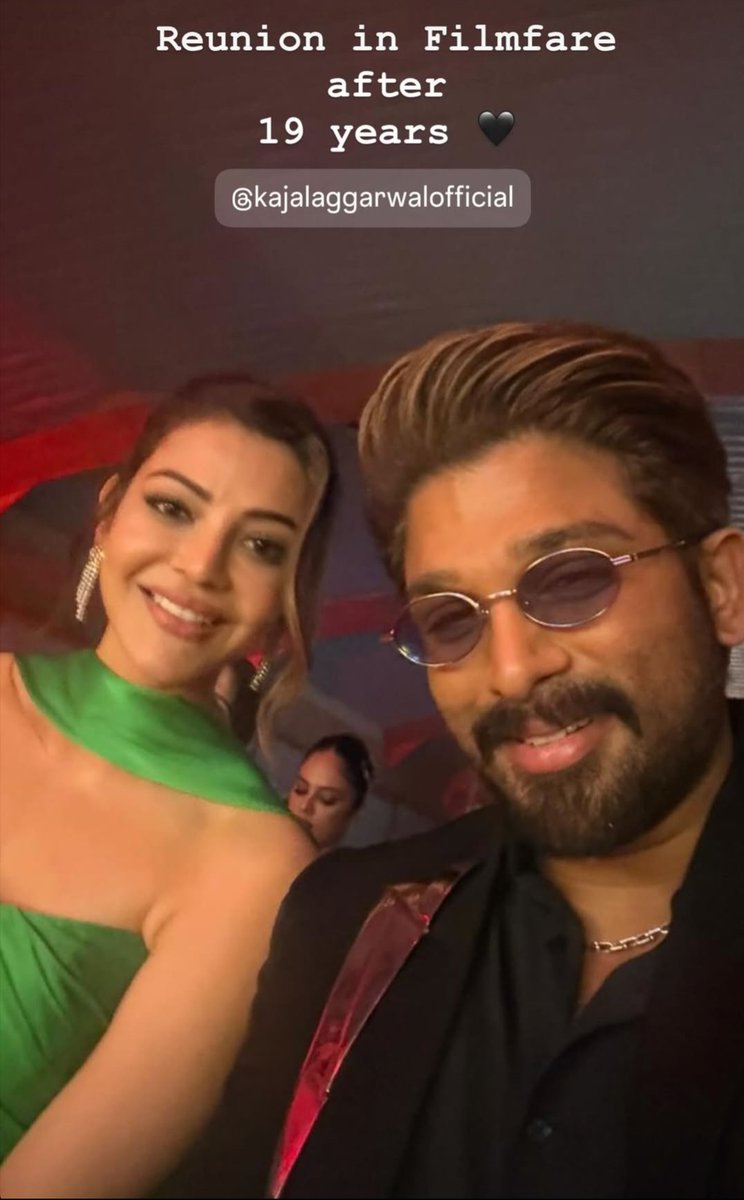 rishithakajal's tweet photo. Geetha &amp; Aarya 💚🖤

#KajalAggarwal #AlluArjun #FilmfareAward https://t.co/6h2tAbMxJw