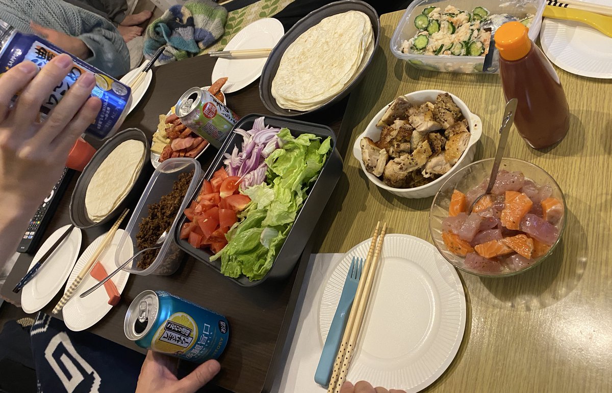 マンネリ防止で今日は初タコスパーティーやってみた🌮
有識者が居ないから正解が分からないけどふつーに美味しくてあり😋
また今度やりたーい！！！