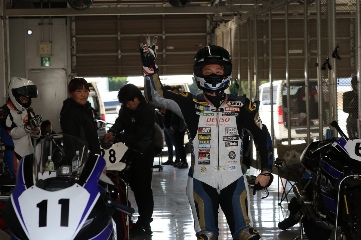 takane59's tweet image. 鈴鹿フルコース　初乗りでした🎡

新路面の感想は…

それよりもオフシーズンの間にOHの依頼したサスも帰ってきました。ライダーの要望に合わせてセットを出してくれます！
ありがとうございました！
ぜひ、サスペンションはGEARSをご検討ください😊

#鈴鹿サーキット
#GEARS
#kicks