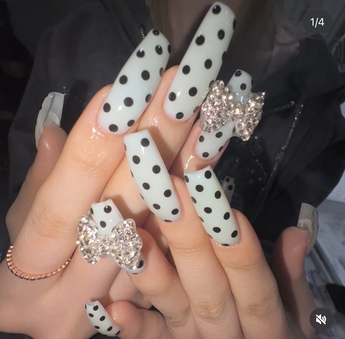 seylogun's tweet photo. このネイルかわいくてしたいけど1発指切りできんくなるどうしよ💦💅🥹 https://t.co/hMdEooCgbm