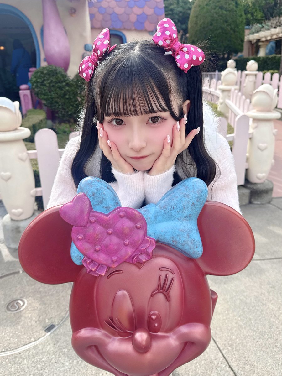 RT @CHOCO_whsp: ミニーちゃん家のポストにお顔乗せてみると盛れるよ