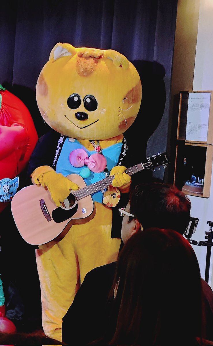 ayaringo6023's tweet photo. 南部美人本蔵ライブ最高でした🩷🩷🩷
ねこちゃんは��日も可愛いかったニャー🐱

物販で和夫さんと初めてお話出来て
ドキドキし過ぎて
口から心臓飛び出すかと思った〜😍

ねこちゃん＆和夫さん
ありがとうございました🩷🩷🩷

#ねこの日2026 https://t.co/FzNUxEwZRc