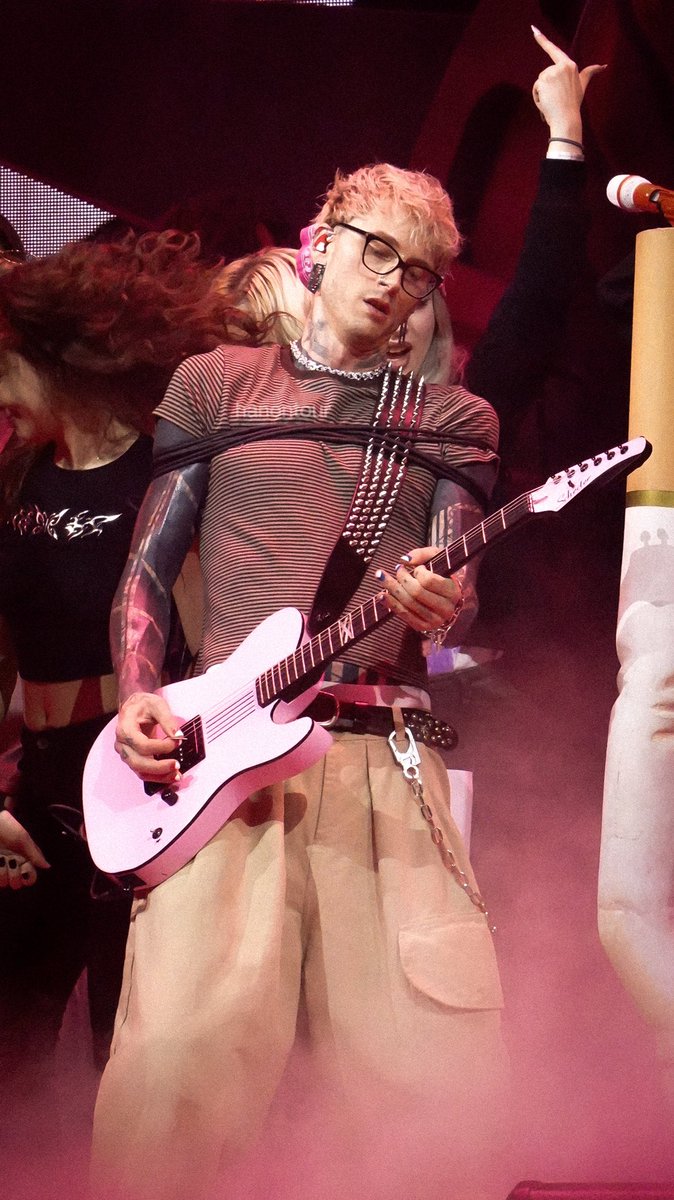 hannahˣˣ tweet media