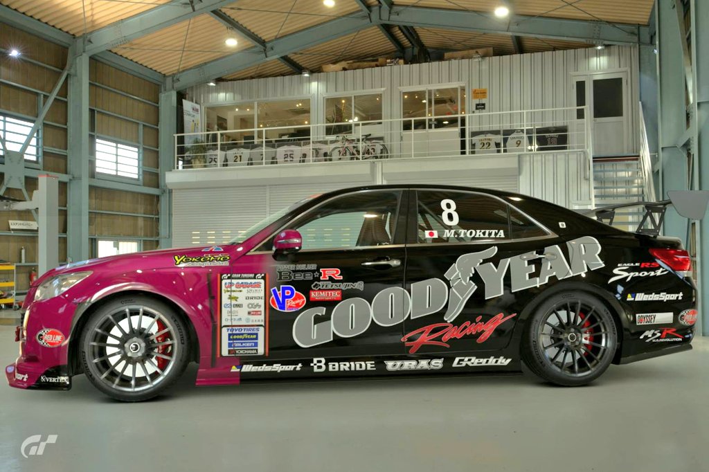 sTXO5s9eNjFOLP5's tweet photo. 過去製作したマシン紹介
今回は D1 GOODYEAR Racing ZERO CROWNです ( ^ω^ )
現車はリヤがゼロクラウンなんで少し違いますが・・・(^^;
#GT7
#D1
#GOODYEARRacing
#ZEROCROWN
#時田雅義 https://t.co/DZg1mq7Qc4