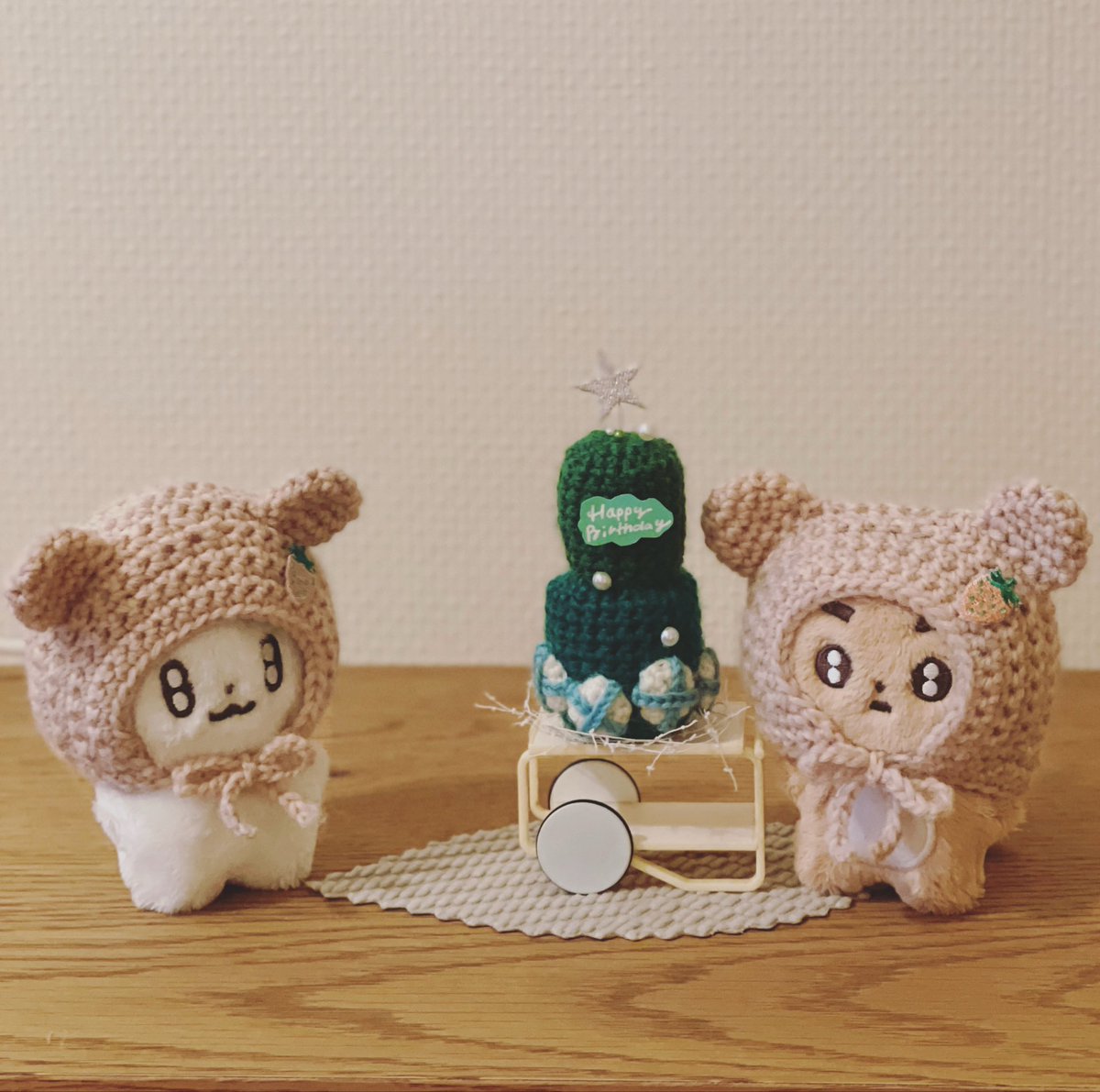 ___soo05's tweet photo. 懐かしいな〜
ケーキを持ってくるテヒョンさんがかわいいんだよな https://t.co/Y8okNVHwxJ