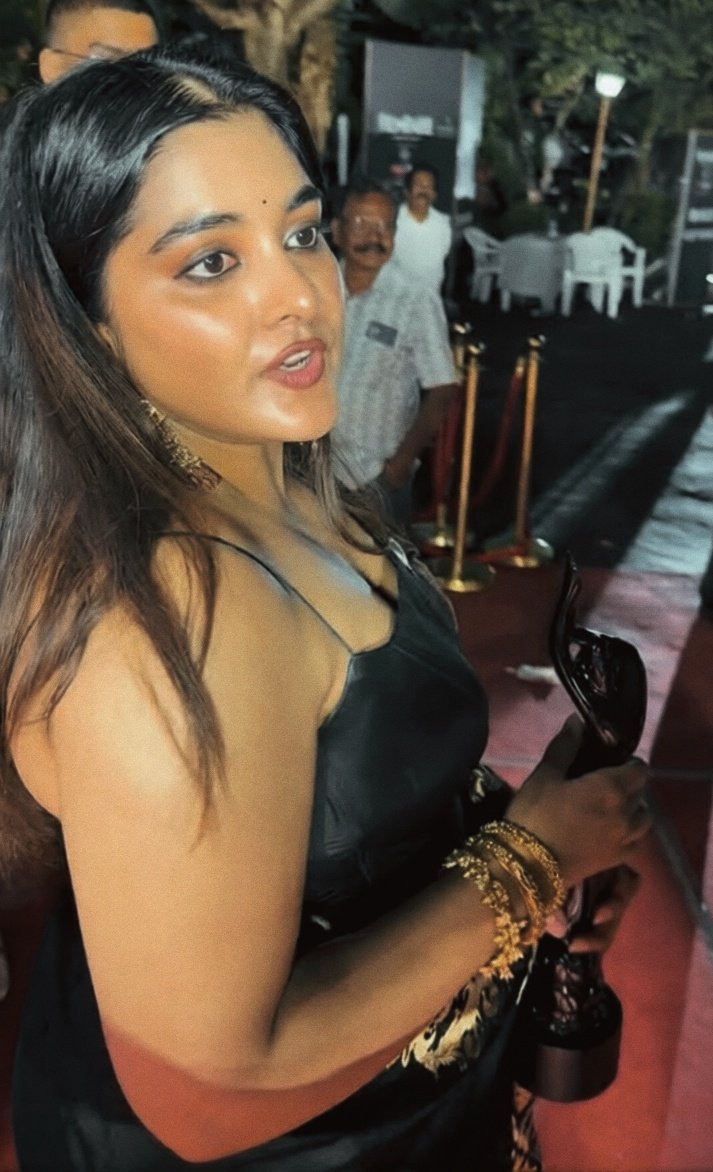 Actress World tweet media