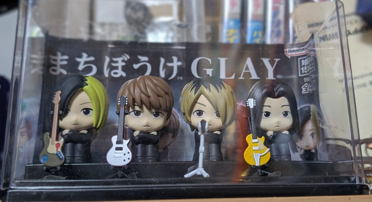まちぼうけGLAYをケースに入れて 飾ってみました。 ポスターの順だと